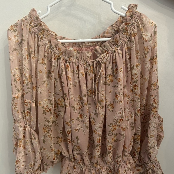 Babydoll blouse, size small, beautiful neutral colors - Picture 5 of 5